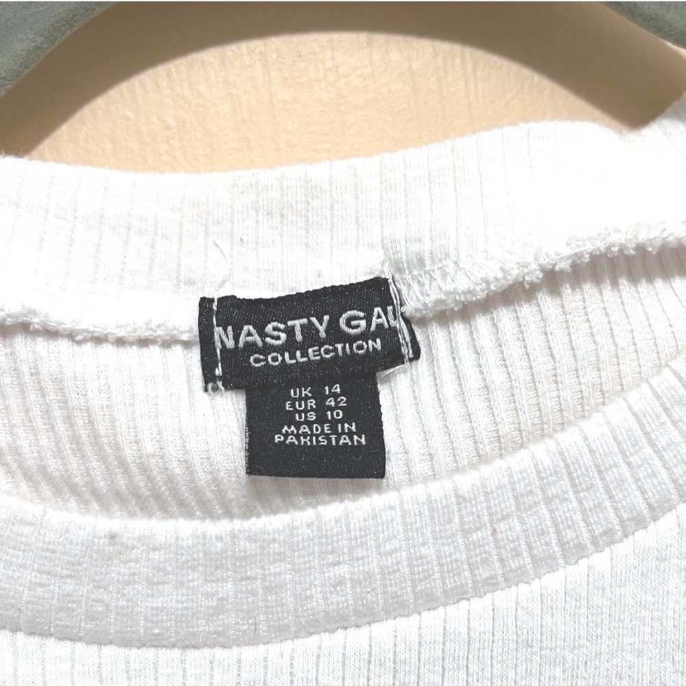Nasty Gal Collection White Ribbed Crop Top Sleeveless Crew Neck SZ 10 Clean Girl - Picture 4 of 10